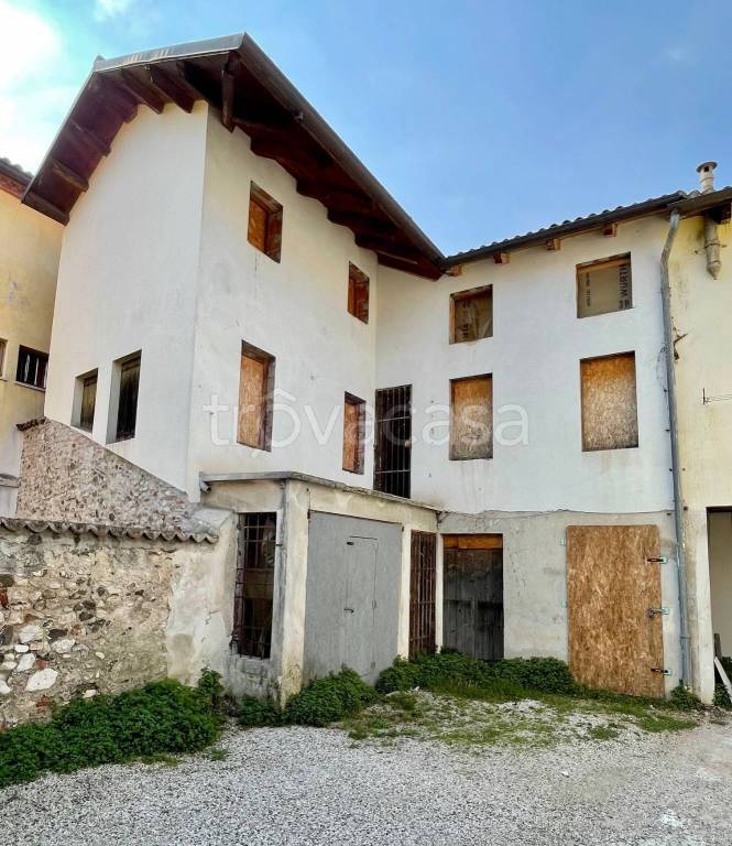 appartamento in vendita a Thiene in zona Santo