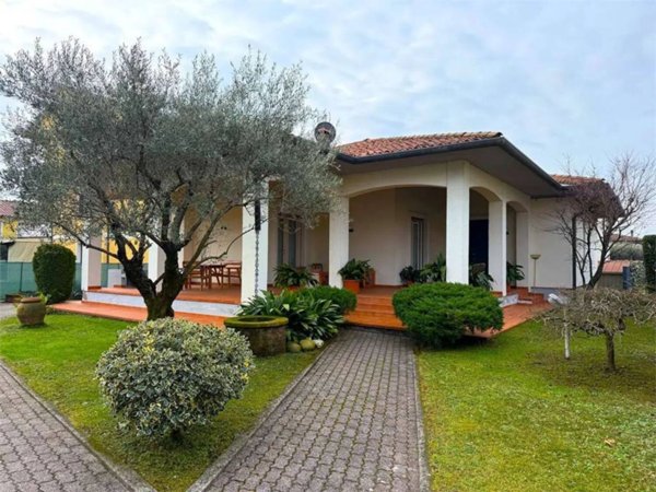 casa indipendente in vendita a Thiene