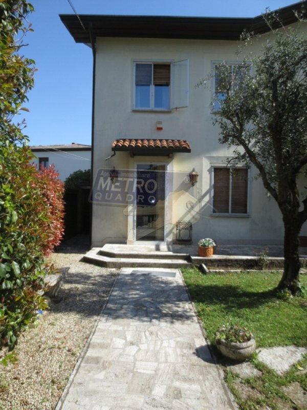 casa indipendente in vendita a Thiene