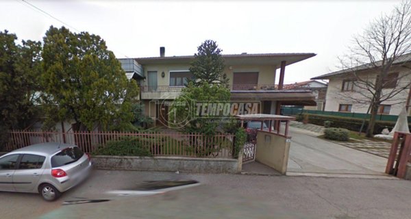 casa indipendente in vendita a Thiene