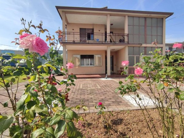 appartamento in vendita a Thiene in zona Santo