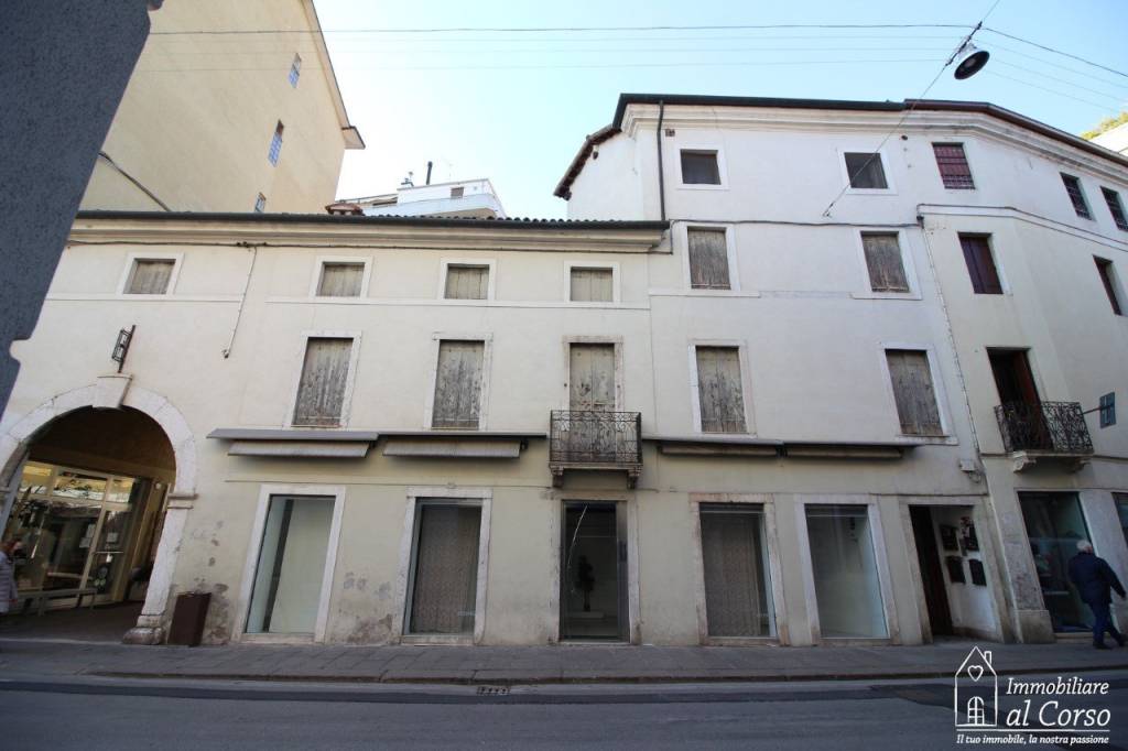 casa semindipendente in vendita a Thiene