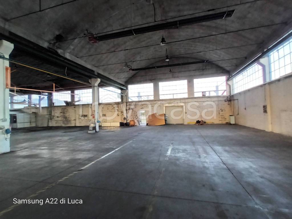 locale commerciale in vendita a Thiene