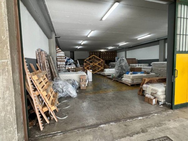locale commerciale in vendita a Thiene