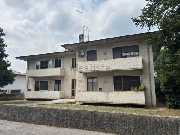 appartamento in vendita a Thiene in zona Santo