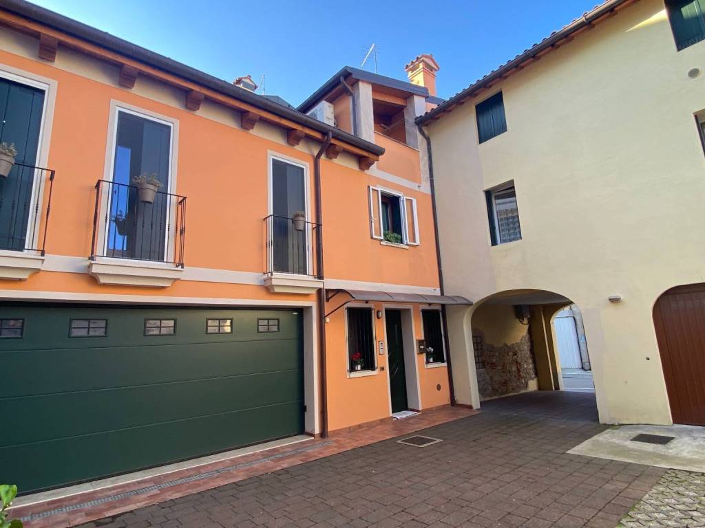 casa indipendente in vendita a Thiene