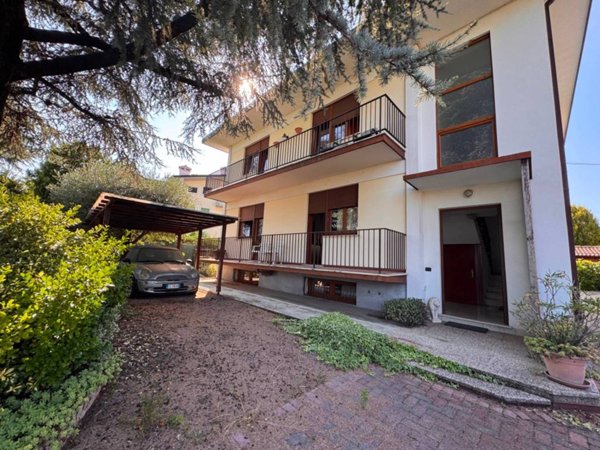 casa indipendente in vendita a Thiene