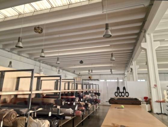 locale commerciale in vendita a Thiene