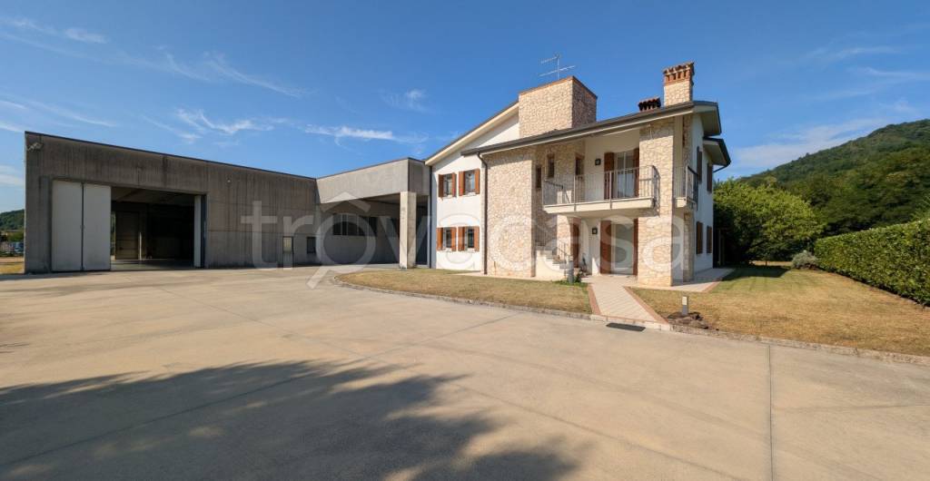 casa indipendente in vendita a Thiene