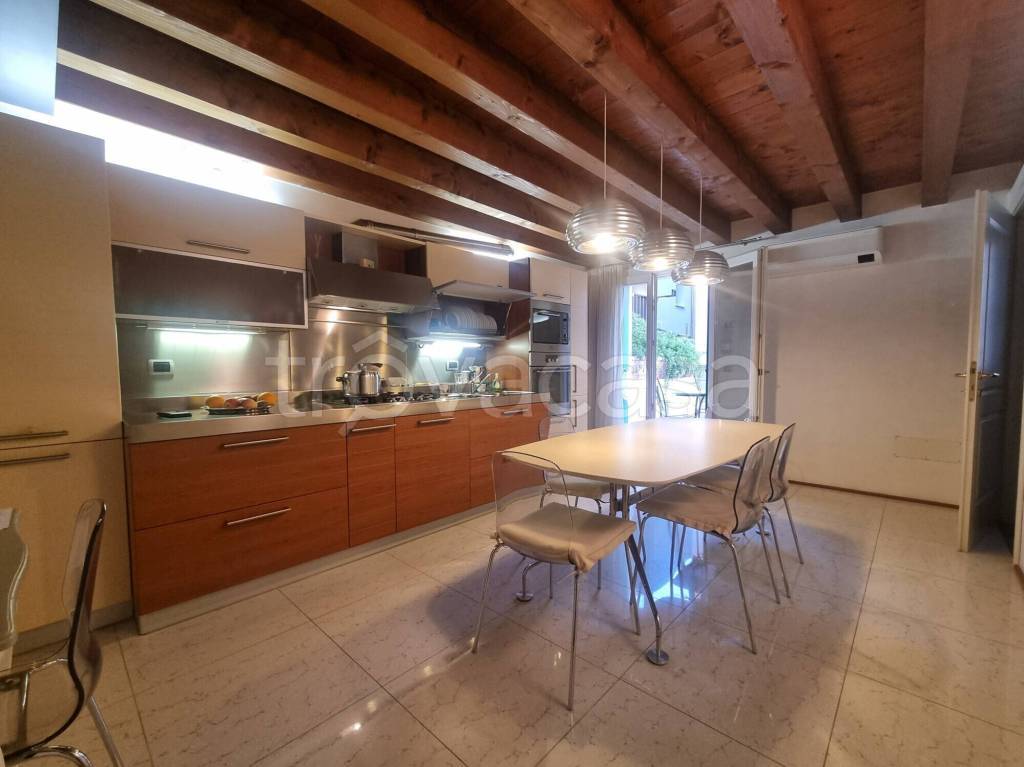 casa indipendente in vendita a Thiene in zona Santo