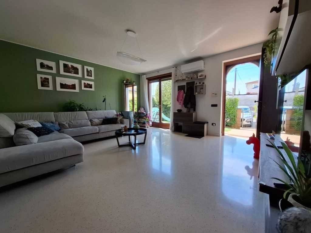 casa indipendente in vendita a Thiene