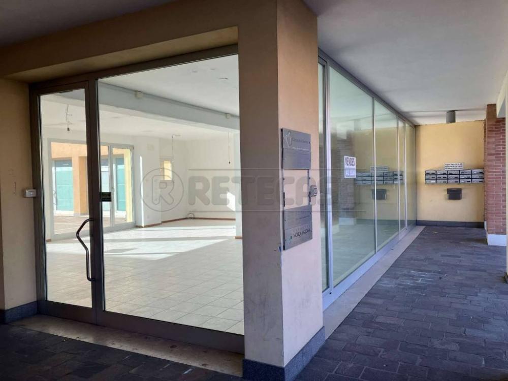 locale commerciale in vendita a Thiene in zona Santo