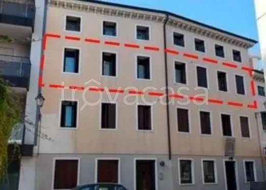 appartamento in vendita a Thiene in zona Santo