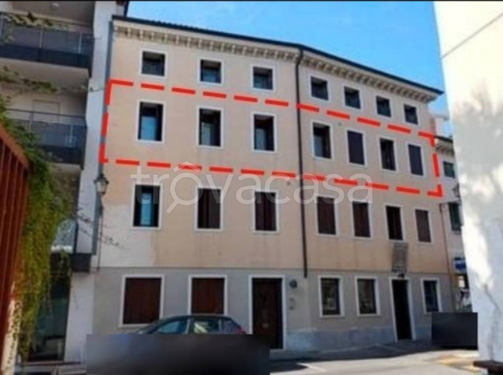 appartamento in vendita a Thiene in zona Santo