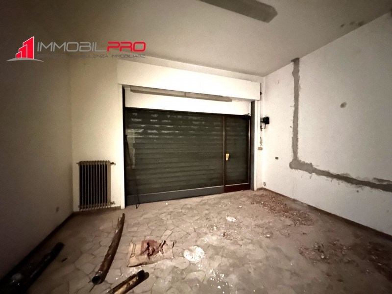 negozio in vendita a Thiene in zona Santo