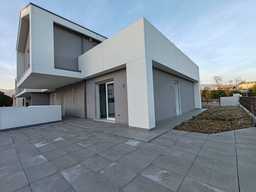 casa indipendente in vendita a Thiene