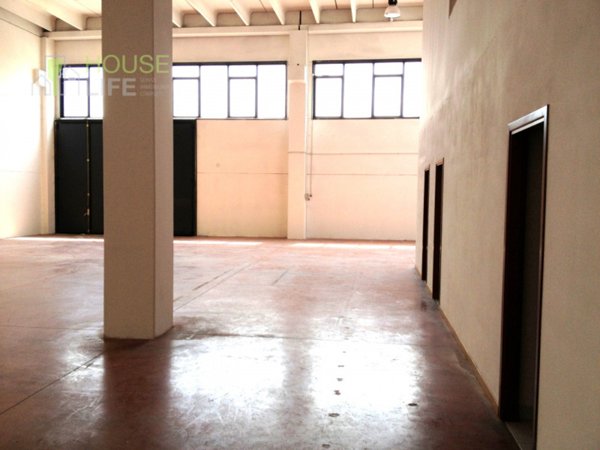 locale commerciale in vendita a Thiene