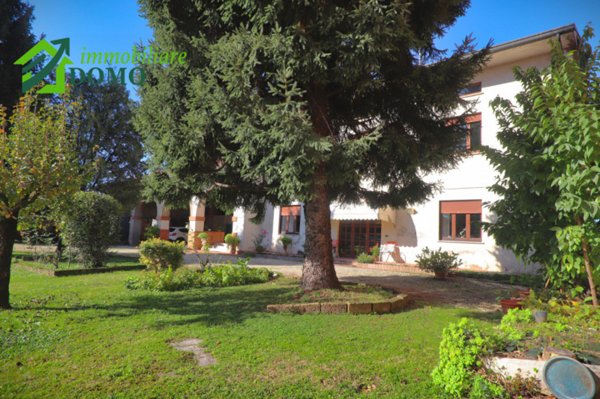 casa indipendente in vendita a Thiene in zona Borgo Lampertico