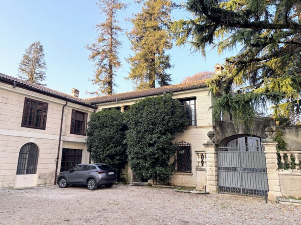 casa indipendente in vendita a Thiene