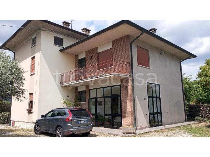 casa indipendente in vendita a Thiene
