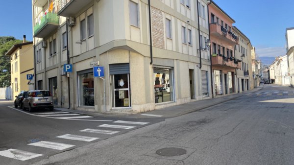 negozio in vendita a Thiene