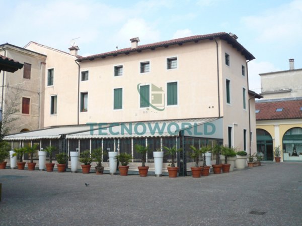 negozio in vendita a Thiene in zona Santo