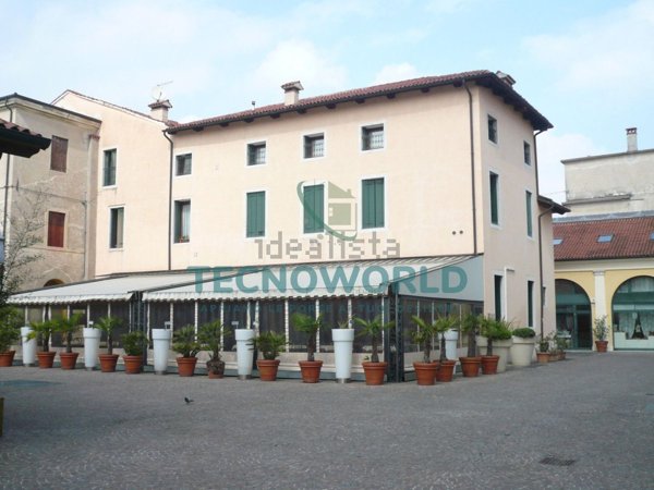 negozio in vendita a Thiene in zona Santo