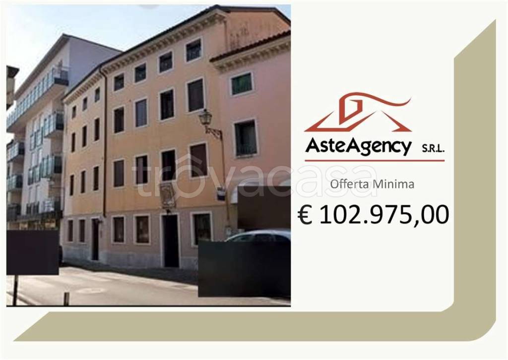 appartamento in vendita a Thiene in zona Santo