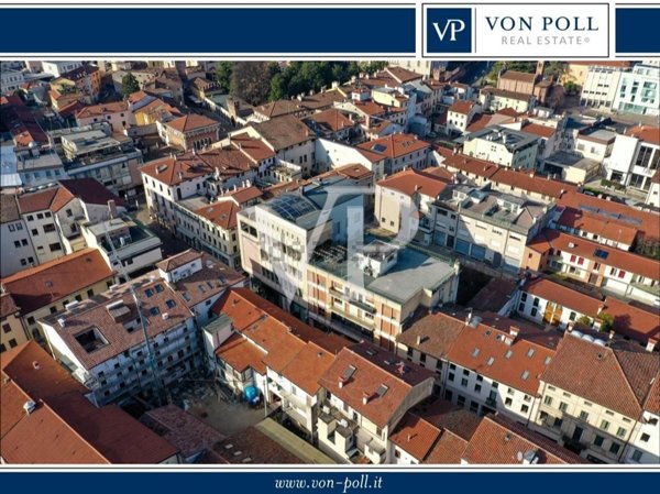 locale commerciale in vendita a Thiene