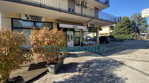 locale commerciale in vendita a Thiene