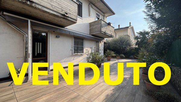 esavano in vendita a Thiene in zona Santo