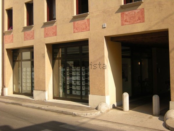 casa indipendente in vendita a Thiene