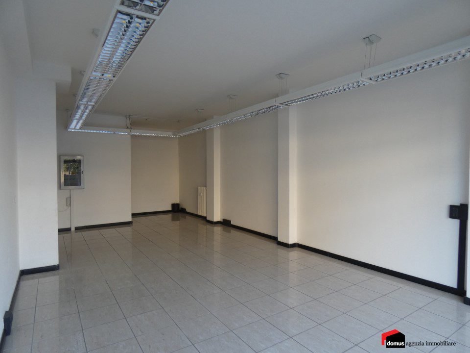 locale commerciale in vendita a Thiene