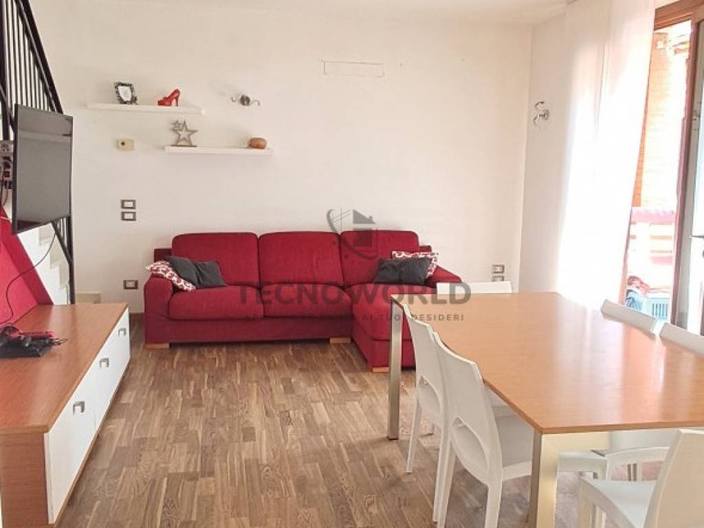 appartamento in vendita a Thiene in zona Rozzampia