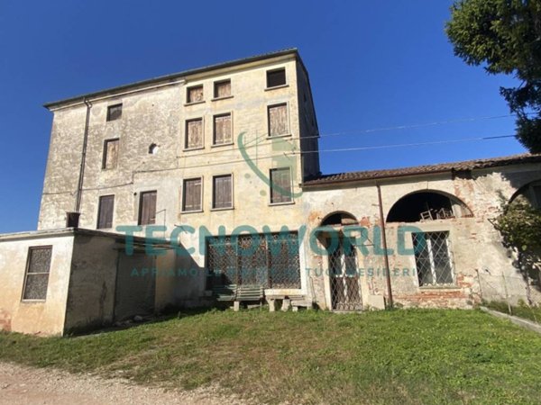 appartamento in vendita a Thiene in zona Santo