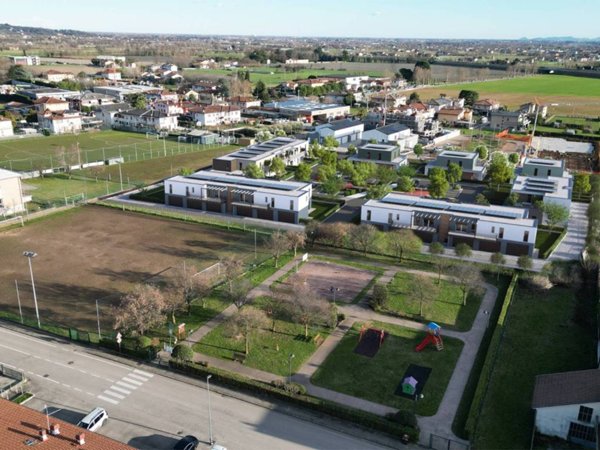 casa indipendente in vendita a Thiene