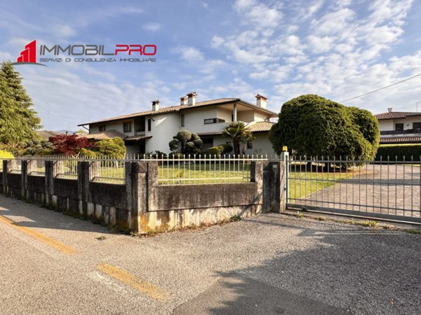 casa indipendente in vendita a Thiene in zona Santo
