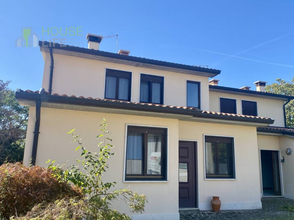 casa indipendente in vendita a Thiene