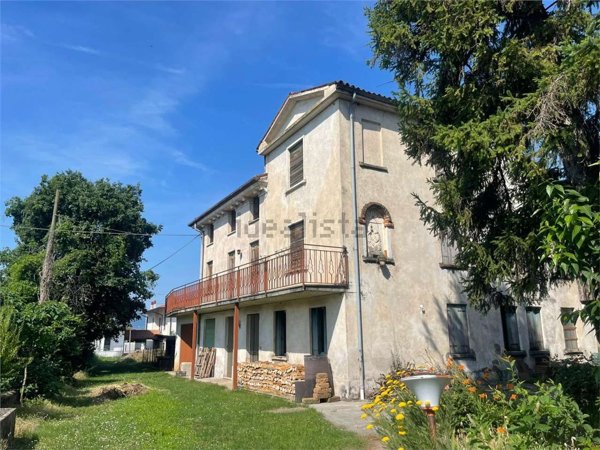 casa indipendente in vendita a Thiene in zona Borgo Lampertico