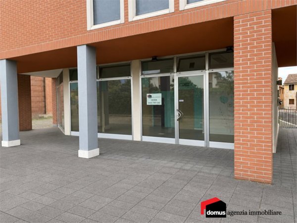 negozio in vendita a Thiene in zona Santo