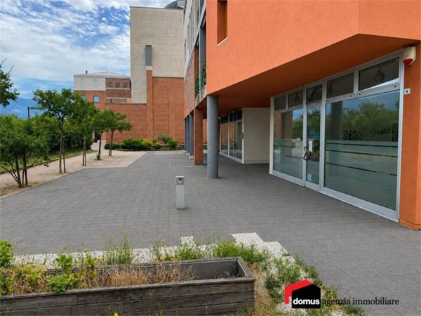 negozio in vendita a Thiene in zona Santo