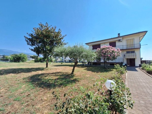 casa indipendente in vendita a Thiene