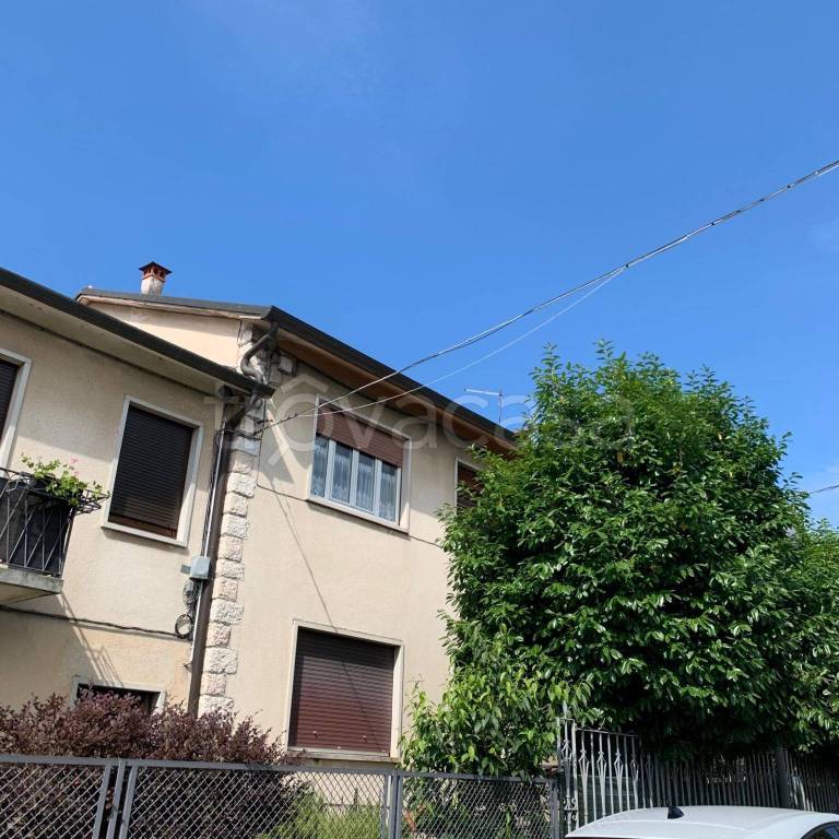 casa indipendente in vendita a Thiene