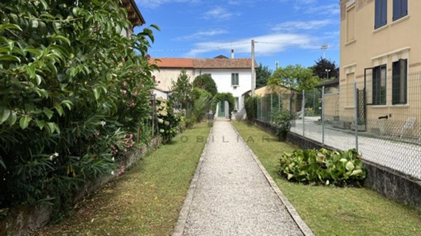 casa indipendente in vendita a Thiene