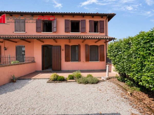 casa indipendente in vendita a Thiene in zona Rozzampia