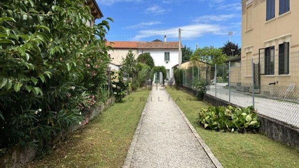 casa indipendente in vendita a Thiene