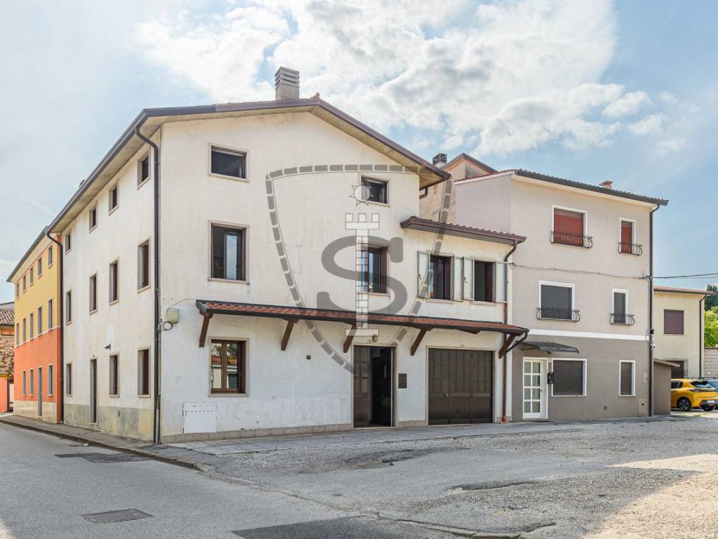 casa indipendente in vendita a Thiene