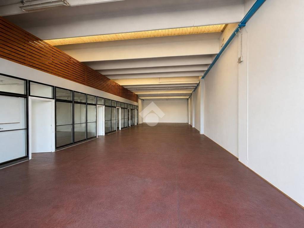 locale commerciale in vendita a Thiene