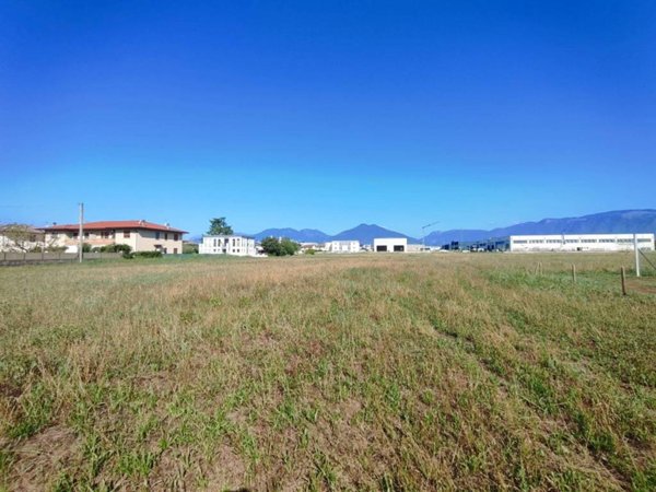 terreno in vendita a Thiene in zona Borgo Lampertico