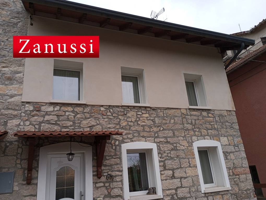 casa indipendente in vendita a Tonezza del Cimone